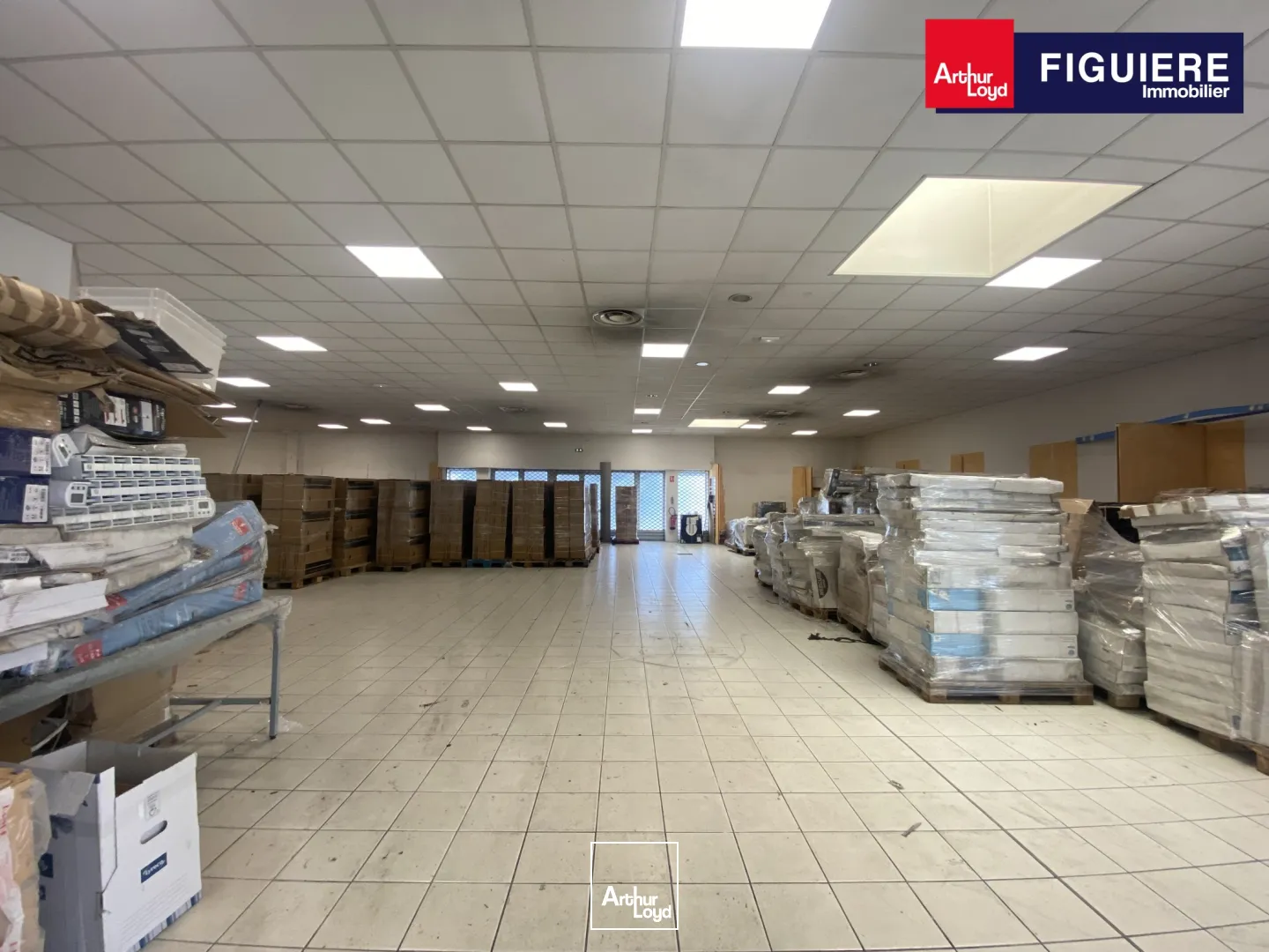 BATIMENT MIXTE INDEPENDANT AVEC VISIBILITE