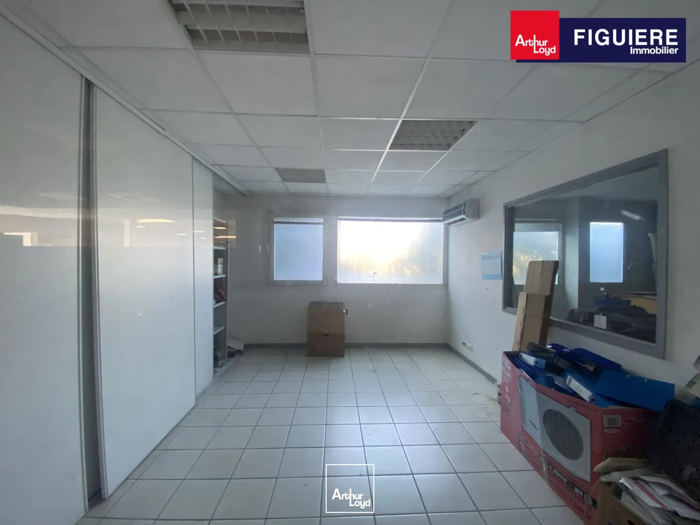 BATIMENT MIXTE INDEPENDANT AVEC VISIBILITE