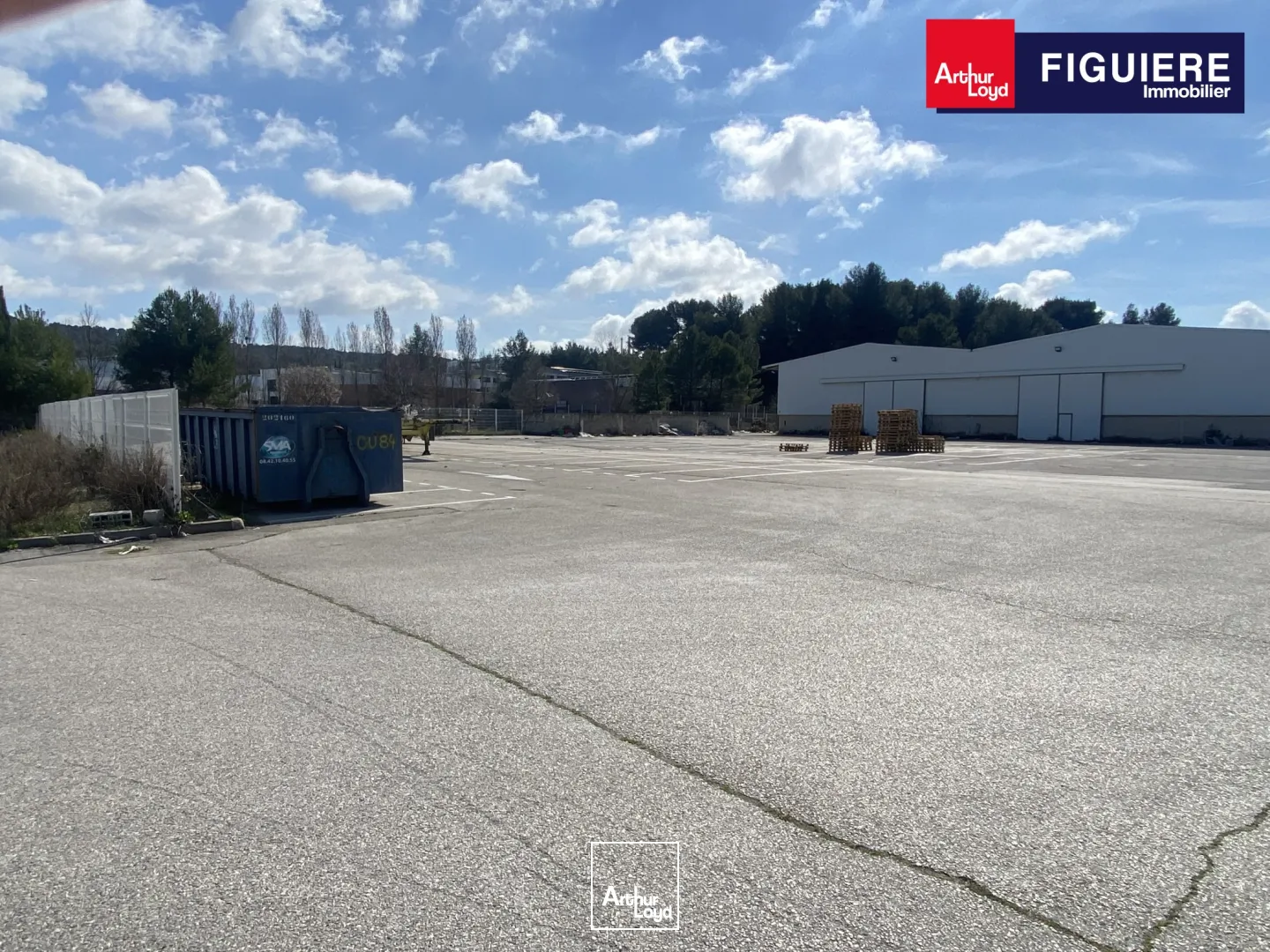 BATIMENT MIXTE INDEPENDANT AVEC VISIBILITE