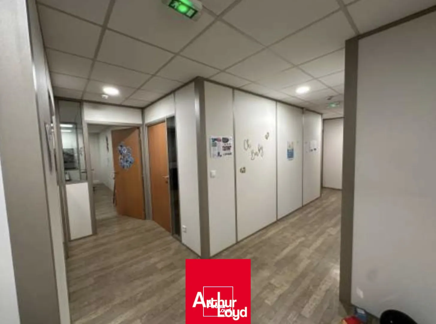 Bureaux aménagés et climatisés, en rez-de-chaussée à louer au sud de Villefranche sur Saône 