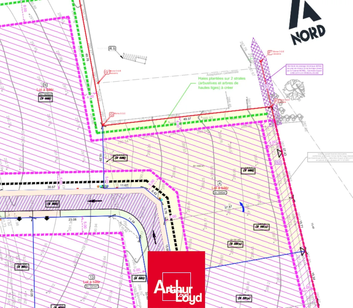 Terrain viabilisé à vendre de 1966 m2 à Saint-Etienne-La-Varenne (69460) en zone d'activité, avec visibilité sur l'axe passant
