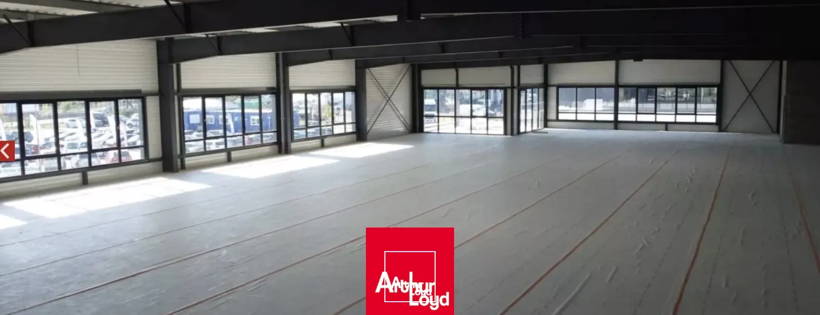 LOCAUX D'ACTIVITE - SHOWROOM A LOUER - VILLEFRANCHE SUR SAONE