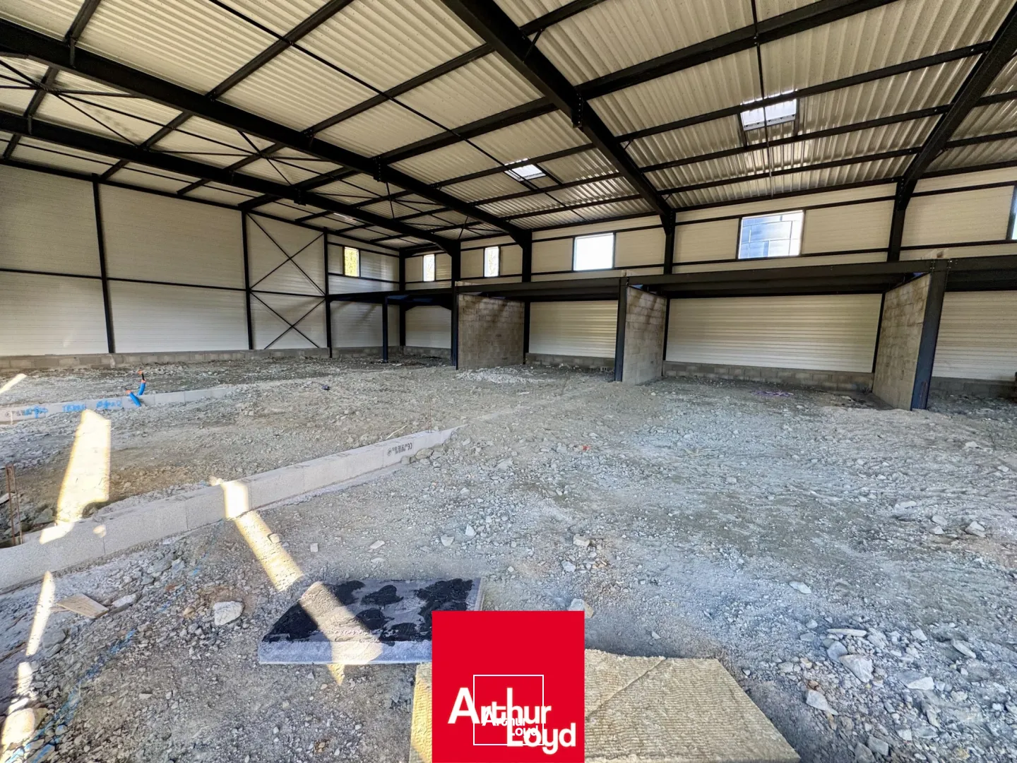 Locaux d'activité & Entrepôts - Vente - SAINT GERMAIN NUELLES - 69210 - 112.76-2755 - 7594877