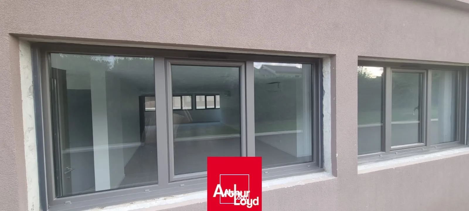 Local professionnel à louer en rez-de-chaussée à Jassans Riottier, proche de Villefranche sur Saône