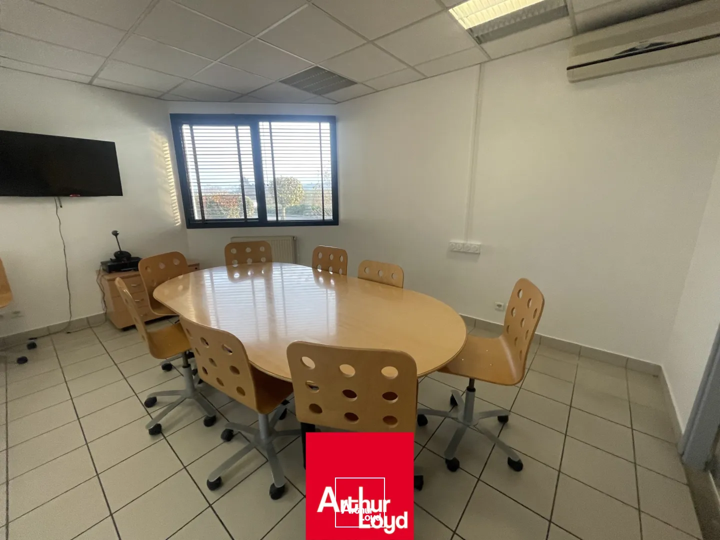 Bureaux avec stockage à louer à SAINT ROMAIN DE POPEY