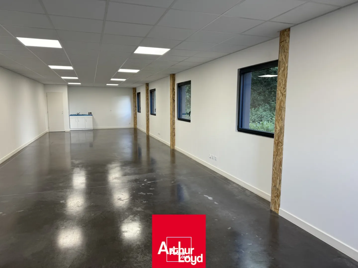 A louer esapce de bureaux neuf à VINDRY SUR TURDINE (69490)