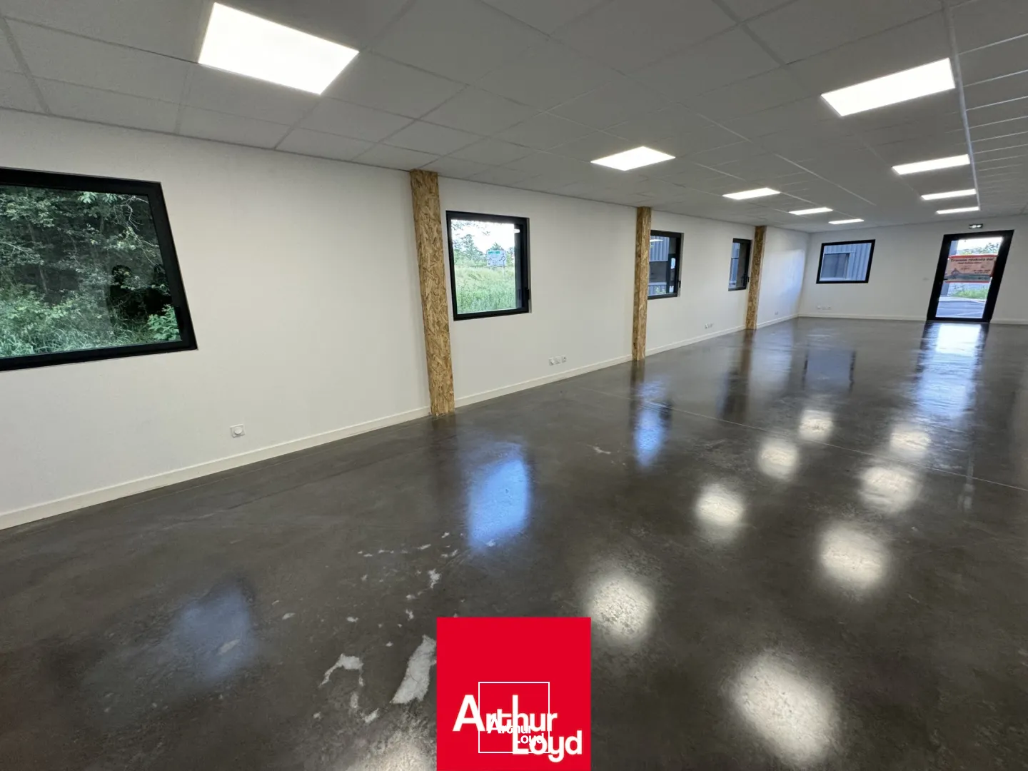 A louer esapce de bureaux neuf à VINDRY SUR TURDINE (69490)