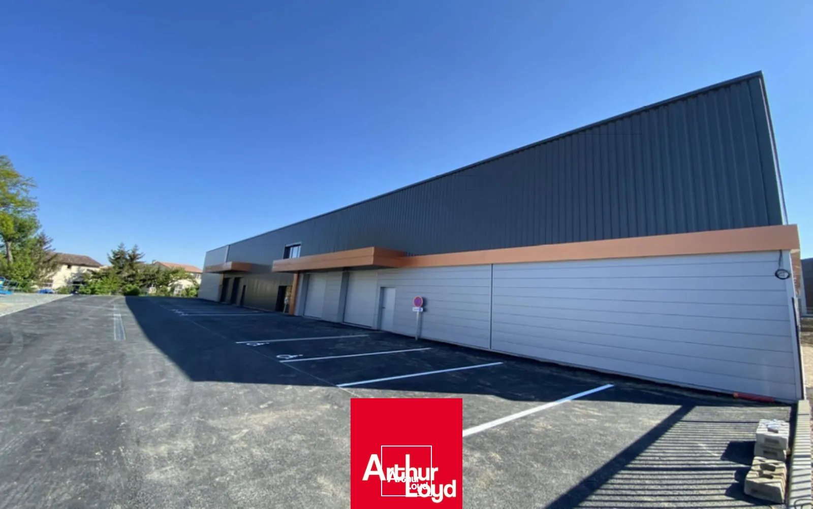 A louer, locaux d'activité GLEIZE 