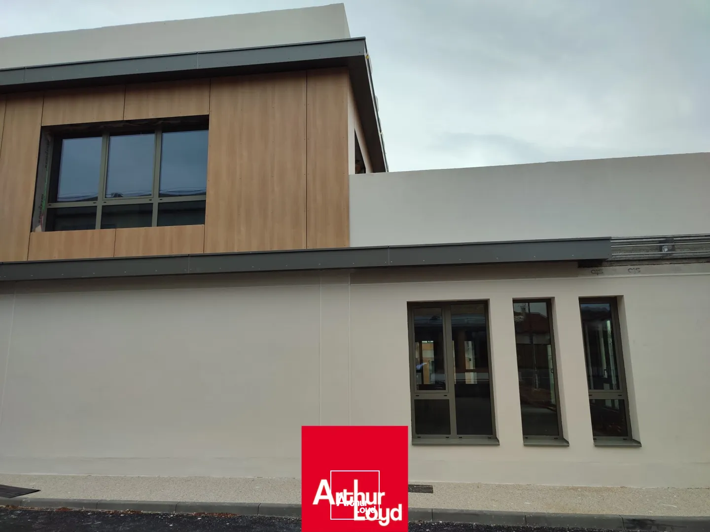 A VENDRE - Bureaux neufs - TREVOUX (01600)