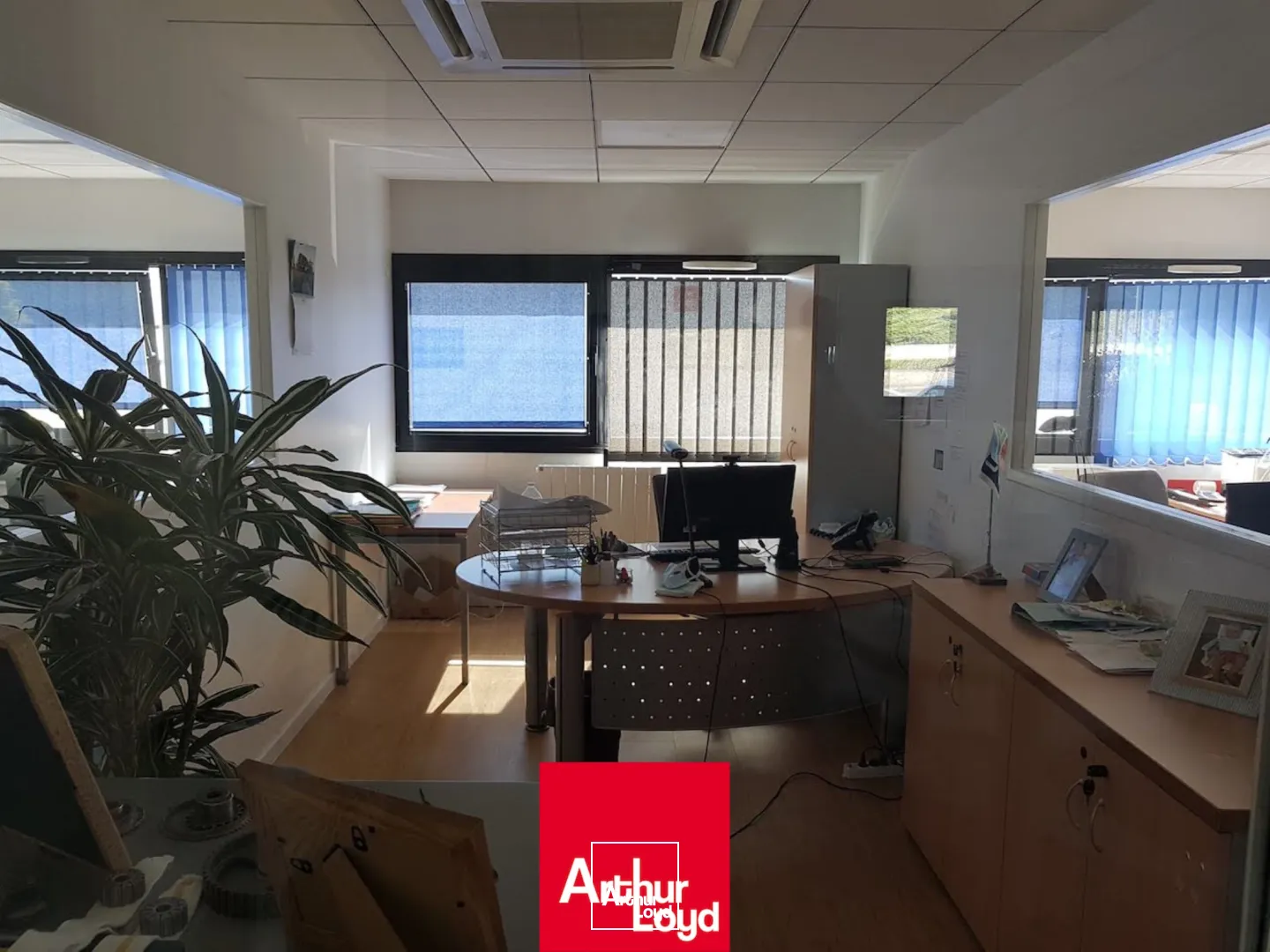Bureaux à vendre à investisseur proche du Campus de Villefranche (69400)