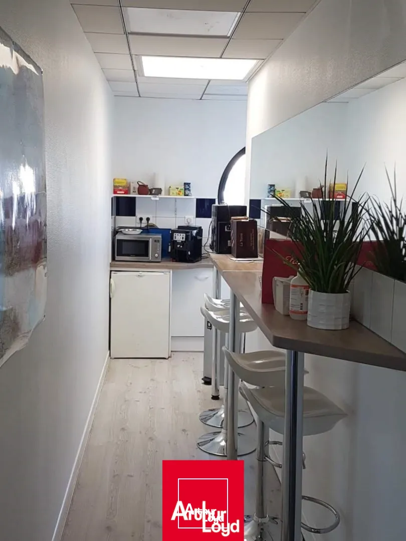 Bureaux à vendre à investisseur proche du Campus de Villefranche (69400)