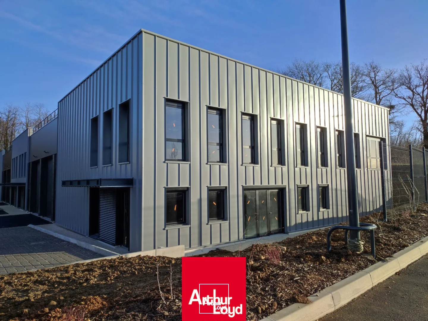 Locaux d'activité à vendre à Mionnay (01390), à partir de 165 m2, proximité A46 et route de Lyon