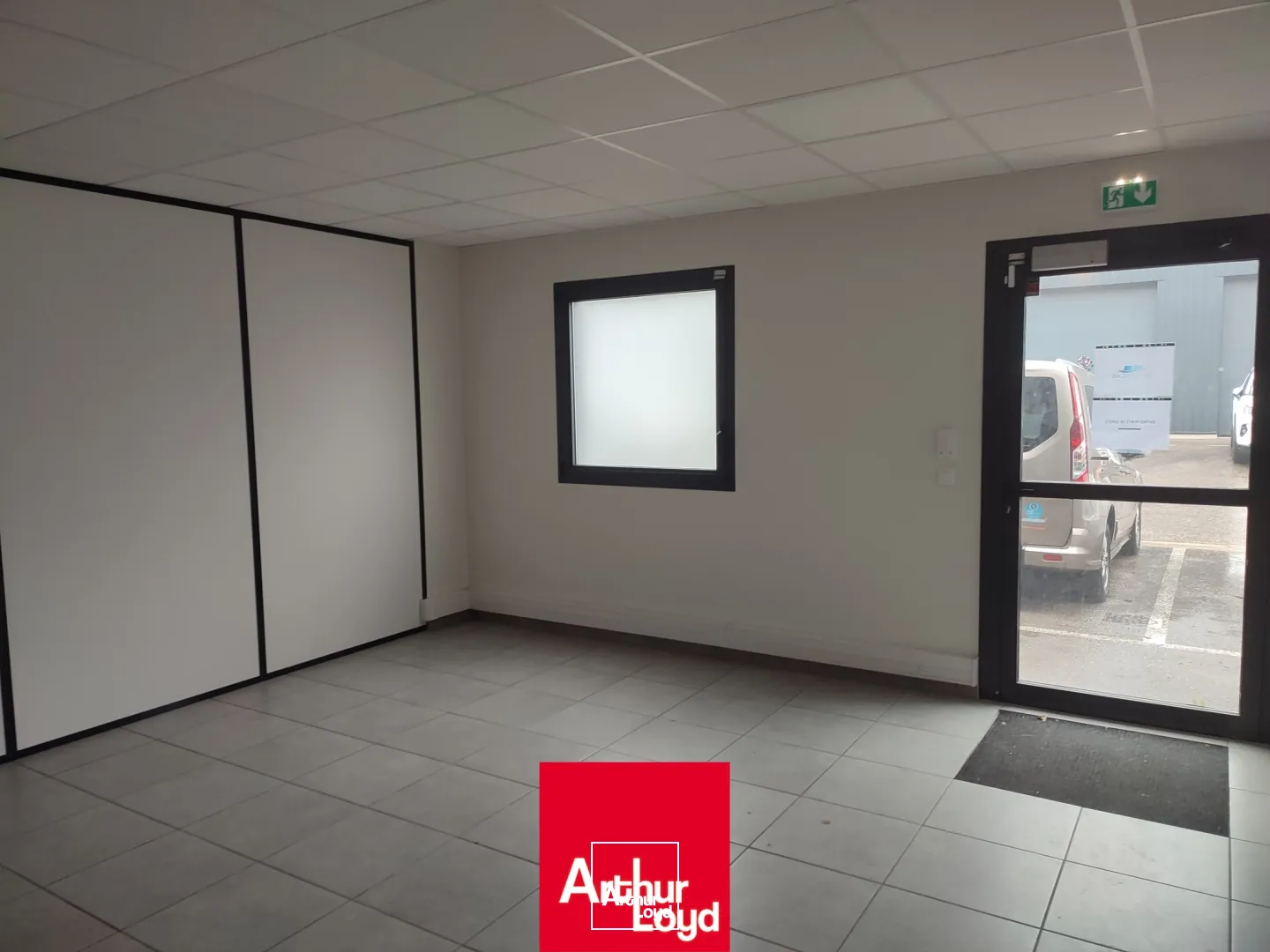 A louer - LOCAL D'ACTIVITE a378 m2 - GENAY