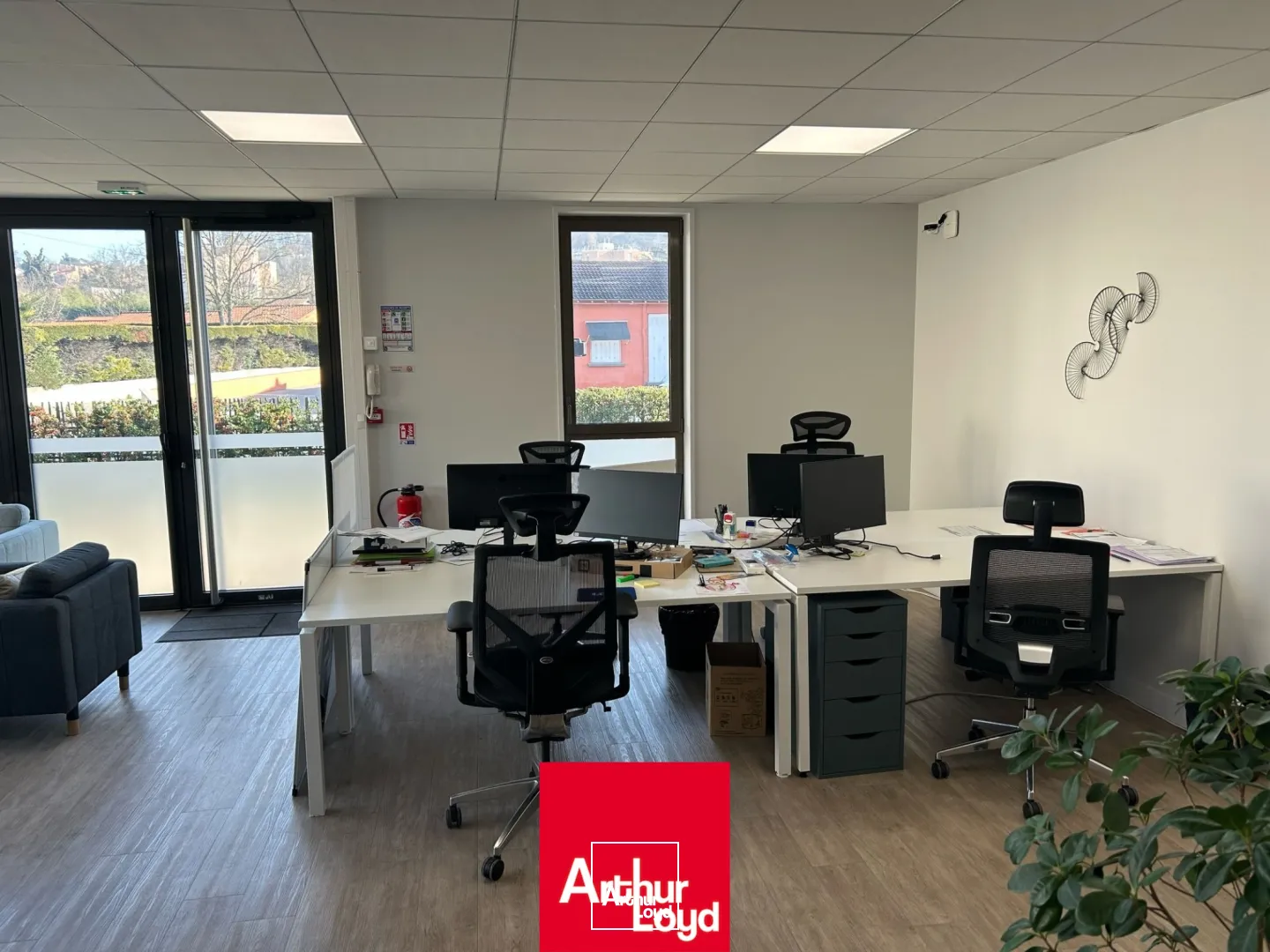 NEUVILLE SUR SAÔNE | BUREAUX A LOUER