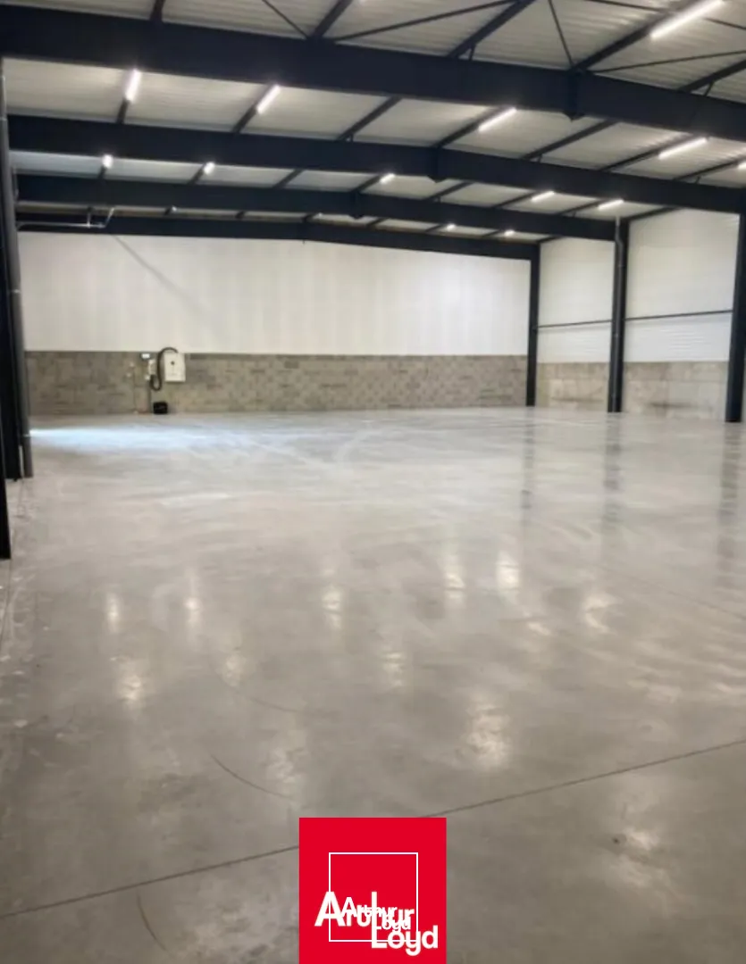 Local d'activité neuf, à vendre sur la commune de Frans, au sein d'un parc d'activité dynamique.