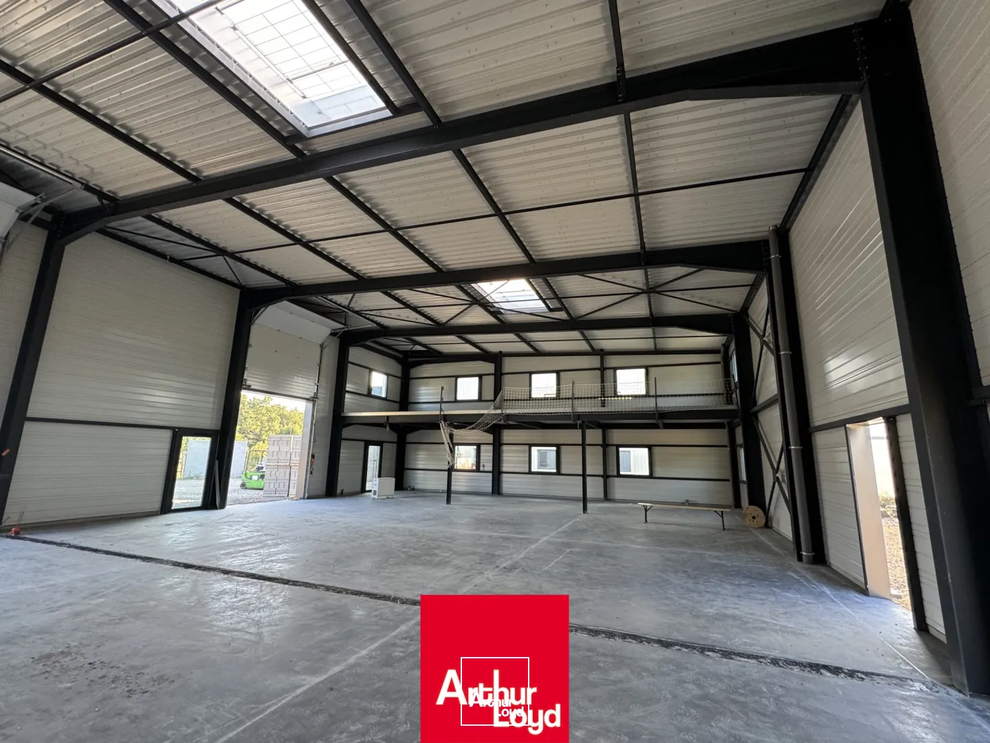 Locaux d'activité & Entrepôts - Vente - VINDRY SUR TURDINE - 69490 - 185-185 - 7595160