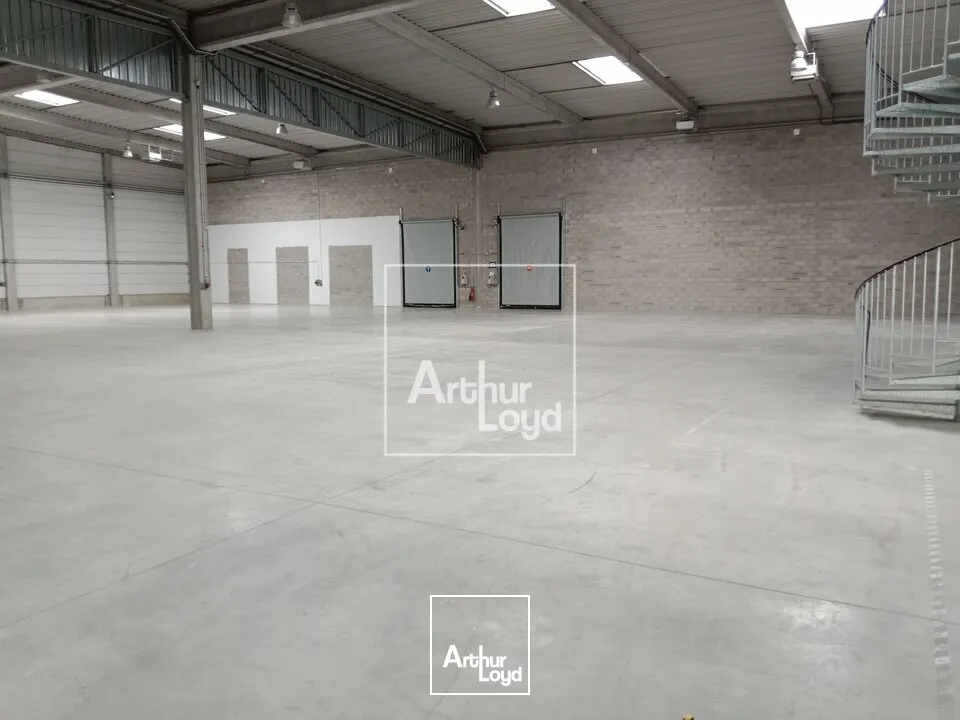 CELLULE LOGISTIQUE A LOUER LIEUSAINT