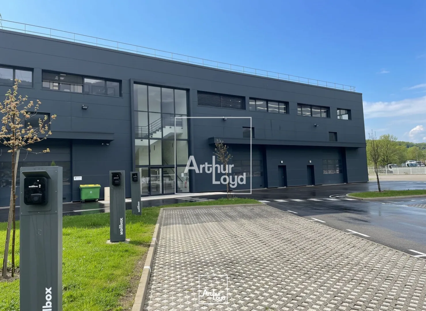 Local d'activités / entrepôt neuf de 330m² à Louer à VARCES