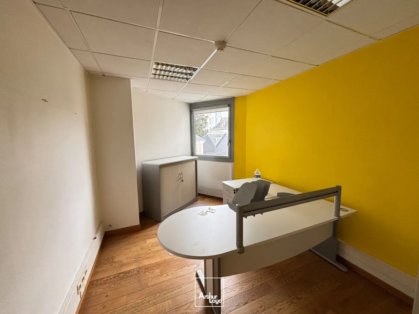 BUREAUX EN BON ÉTAT À LA VENTE-224 M²-CENTRE VILLE DE NANTES