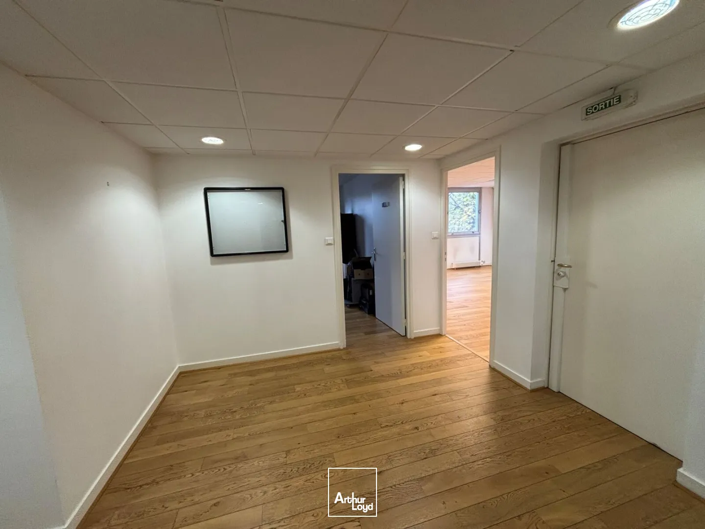BUREAUX EN BON ÉTAT À LA VENTE-224 M²-CENTRE VILLE DE NANTES