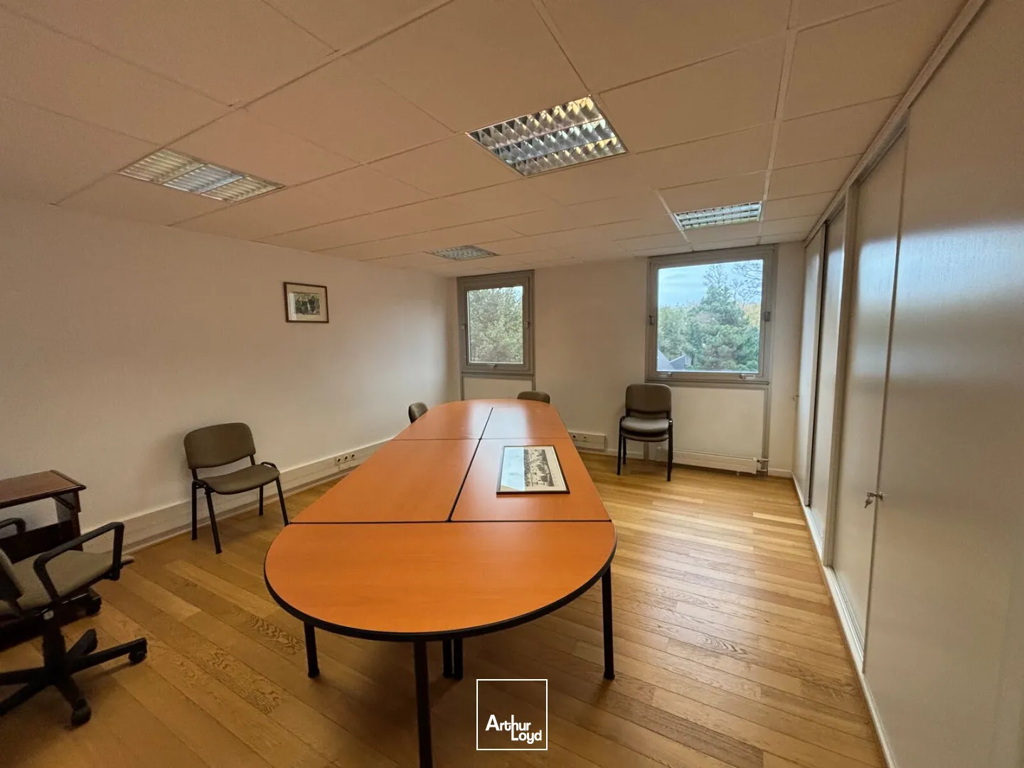 BUREAUX EN BON ÉTAT À LA VENTE-224 M²-CENTRE VILLE DE NANTES