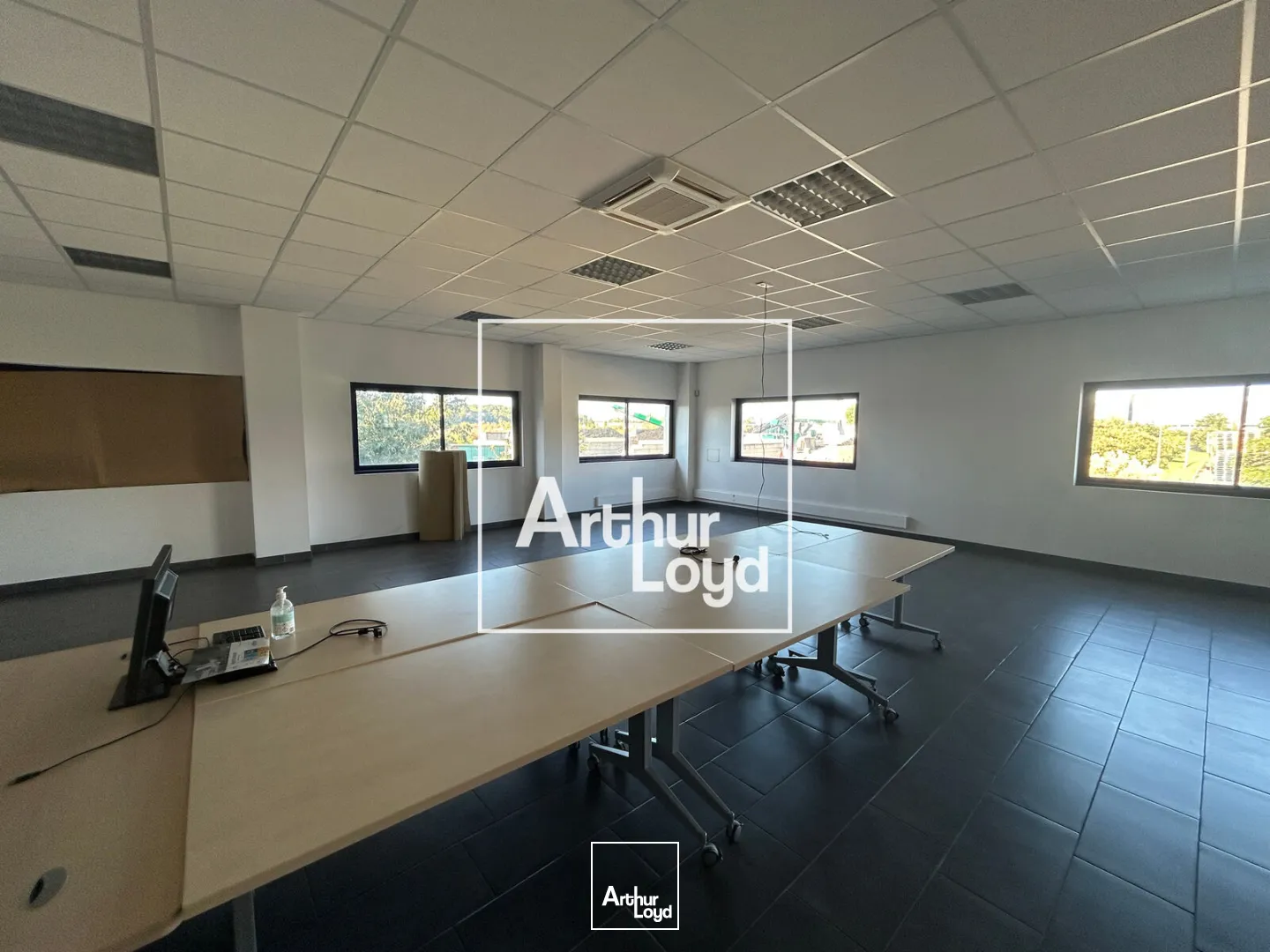 Locaux d'activités - A Vendre - PAE BEZIERS OUEST