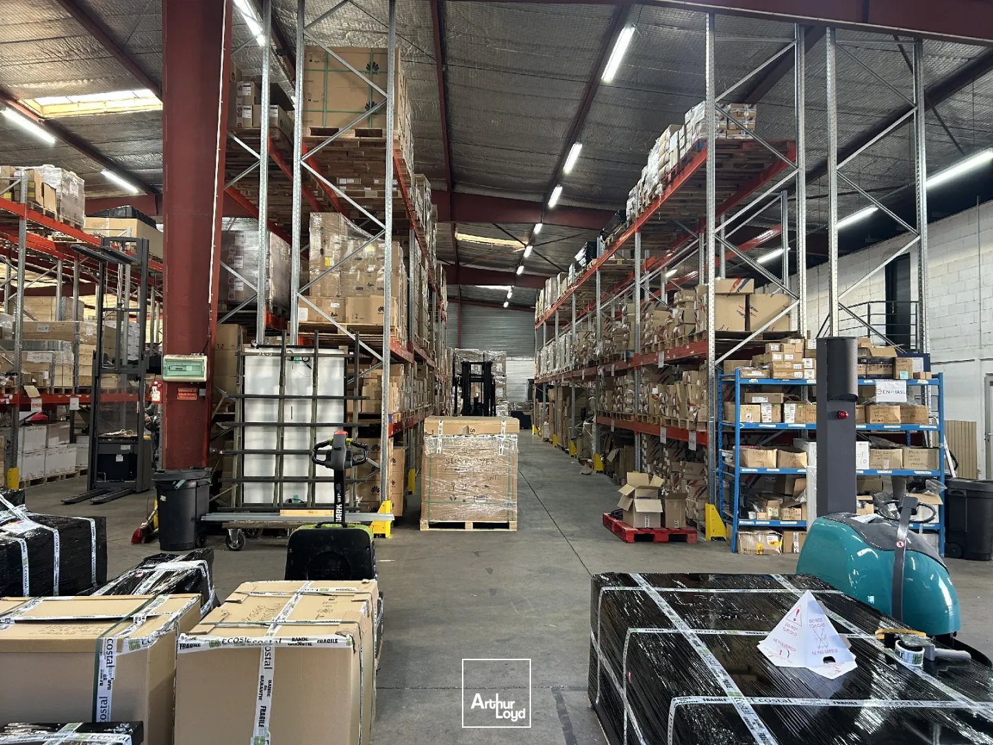 Entrepôt logistique et bureaux à louer dans la zone d'activité économique du CAPISCOL à Béziers