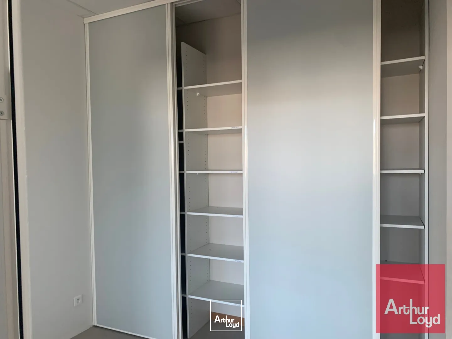 WORK OFFICES A LOUER