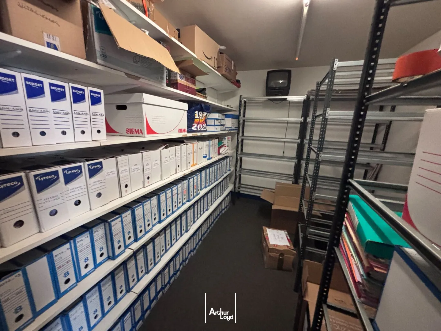 Bâtiment d’activité indépendant à louer à Sainte-Luce-sur-Loire avec entrepôt