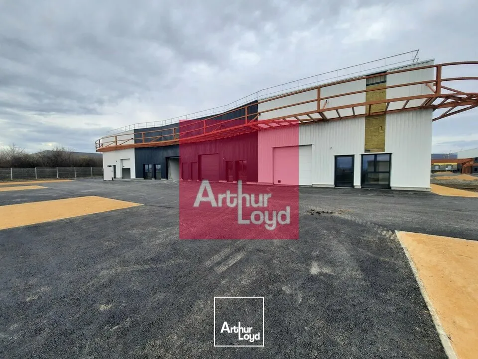 CLERMONT-FERRAND ZONE DES GRAVANCHES A LOUER LOCAL ACTIVITE 158 M² - PROGRAMME NEUF - 