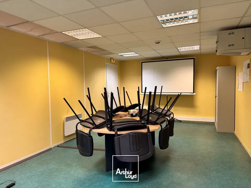 GONFREVILLE L'ORCHER - LOCAUX D'ACTIVITÉS 1405 M2