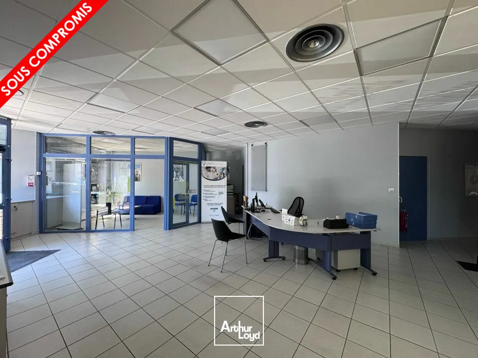 Bureaux - Vente - SOYAUX - 16800 - 161.96-161.96 - 7598055