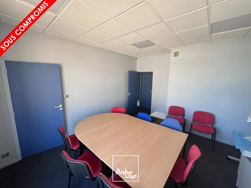 Bureaux - Vente - SOYAUX - 16800 - 161.96-161.96 - 7598058