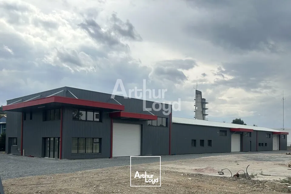 Aux portes de Vichy, dans une ZA simple d'accés, local d'activité de 250m2