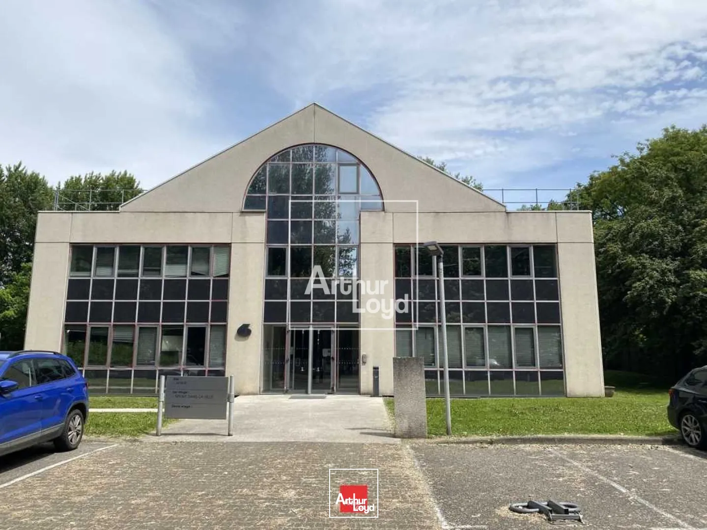 A LOUER BUREAUX EYBENS PARC ARBORE PROCHE TRAM ET COMMODITES