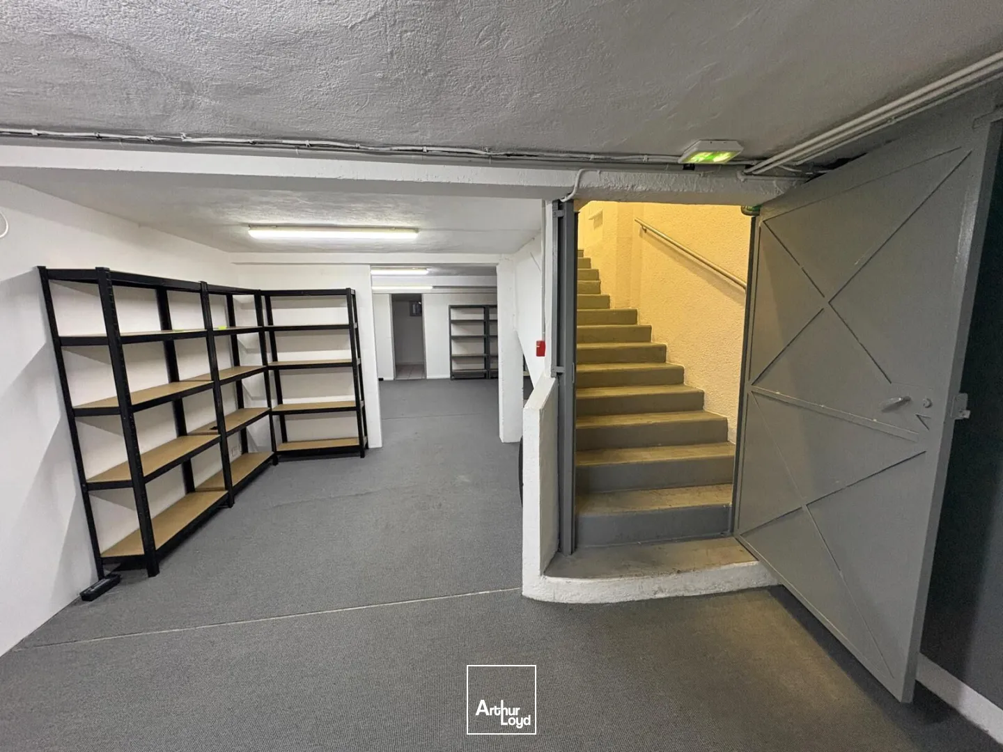 Locaux commerciaux/Bureaux à louer - 5 Avenues - 13004 Marseille