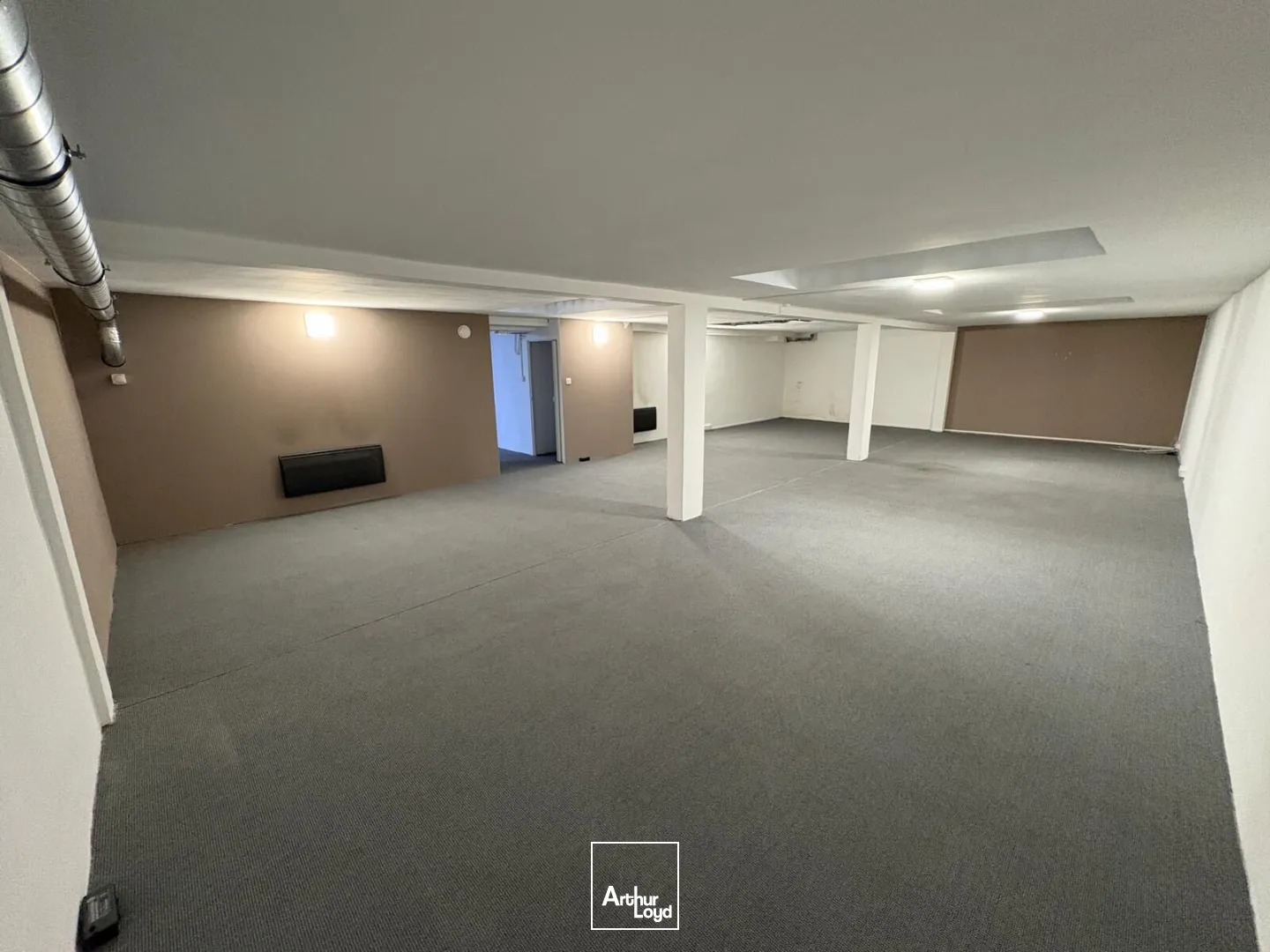 Locaux commerciaux/Bureaux à louer - 5 Avenues - 13004 Marseille