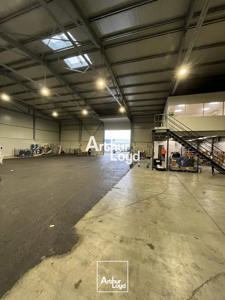 Locaux mixtes 600 m² - La Roquette sur Siagne