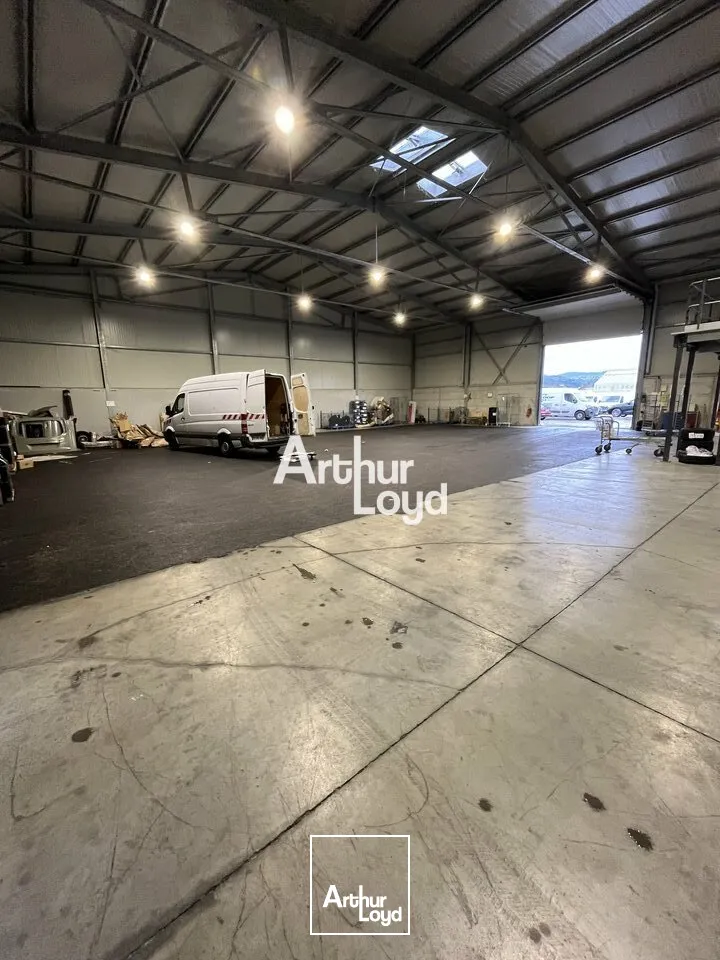 Locaux mixtes 600 m² - La Roquette sur Siagne