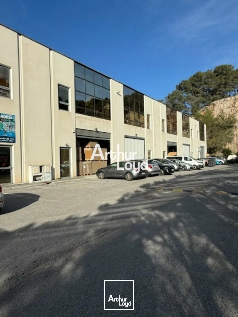 Entrepôt 2&nbsp;600 m² - Vallauris