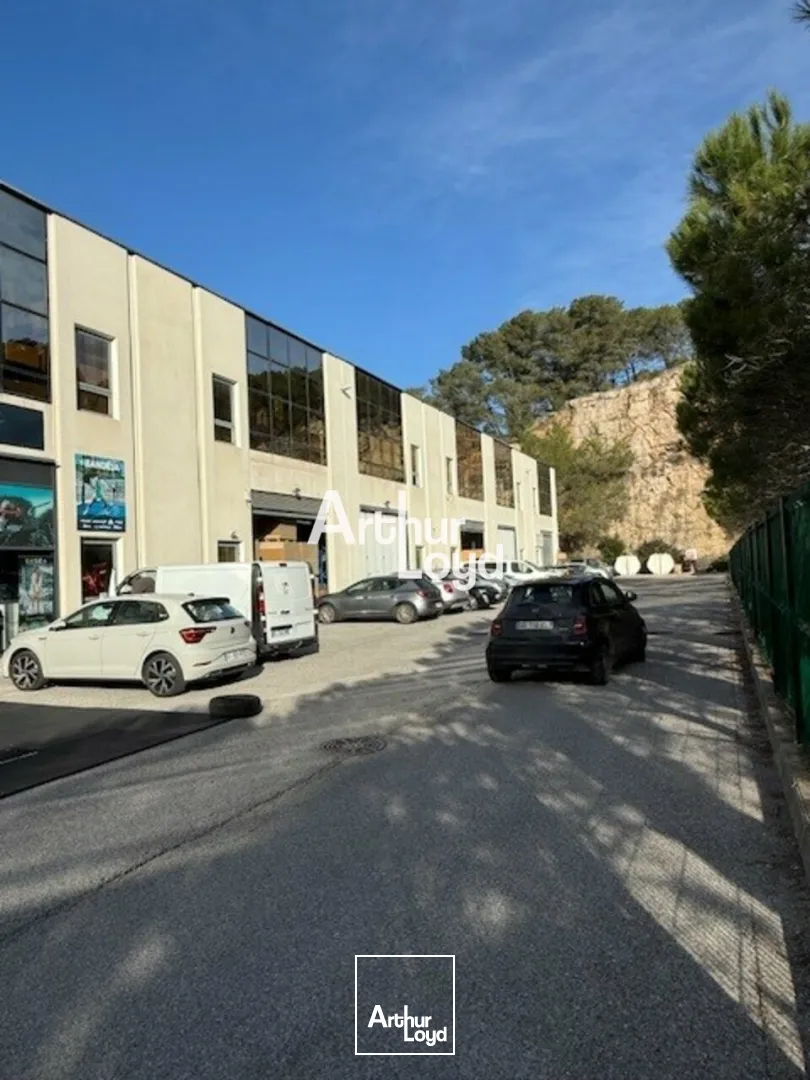 Entrepôt 2&nbsp;600 m² - Vallauris