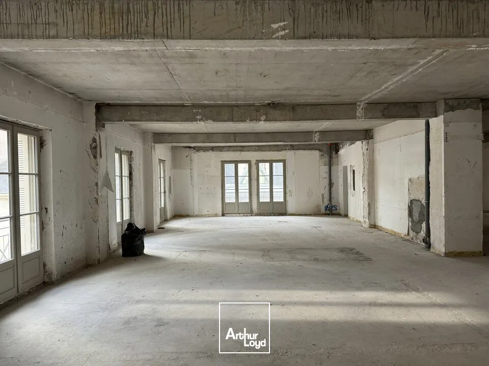 TOURS CENTRE BUREAUX ET COMMERCES RÉHABILITÉS A LOUER 
