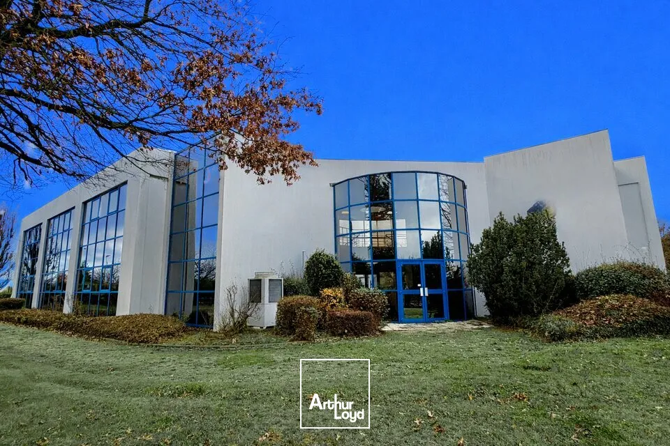 MONTIVILLIERS  À VENDRE - IMMEUBLE DE BUREAUX 1&nbsp;260 m² + 41 PLACES DE PARKING