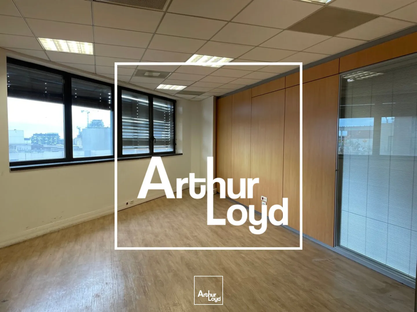 BUREAUX A LOUER - PORT MARIANNE - PROCHE TRAMWAY