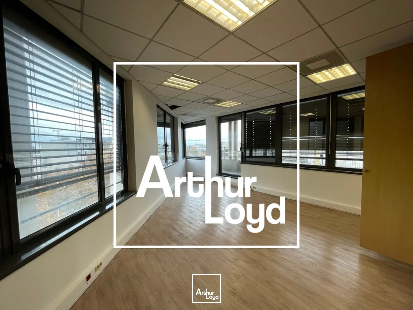 BUREAUX A LOUER - PORT MARIANNE - PROCHE TRAMWAY