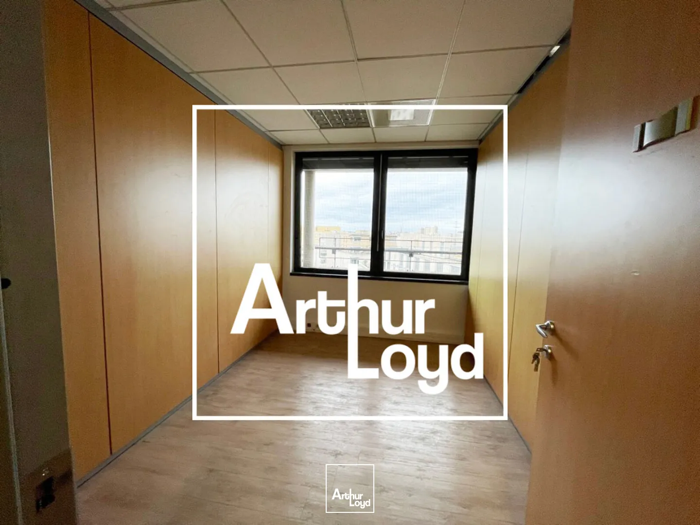 BUREAUX A LOUER - PORT MARIANNE - PROCHE TRAMWAY