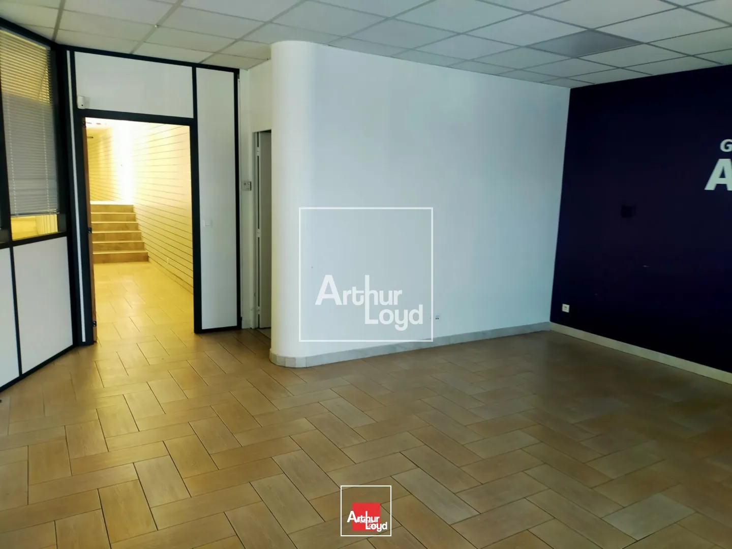 A VENDRE A LOUER LOCAL COMMERCIAL 553 M² ST MARTIN VINOUX 