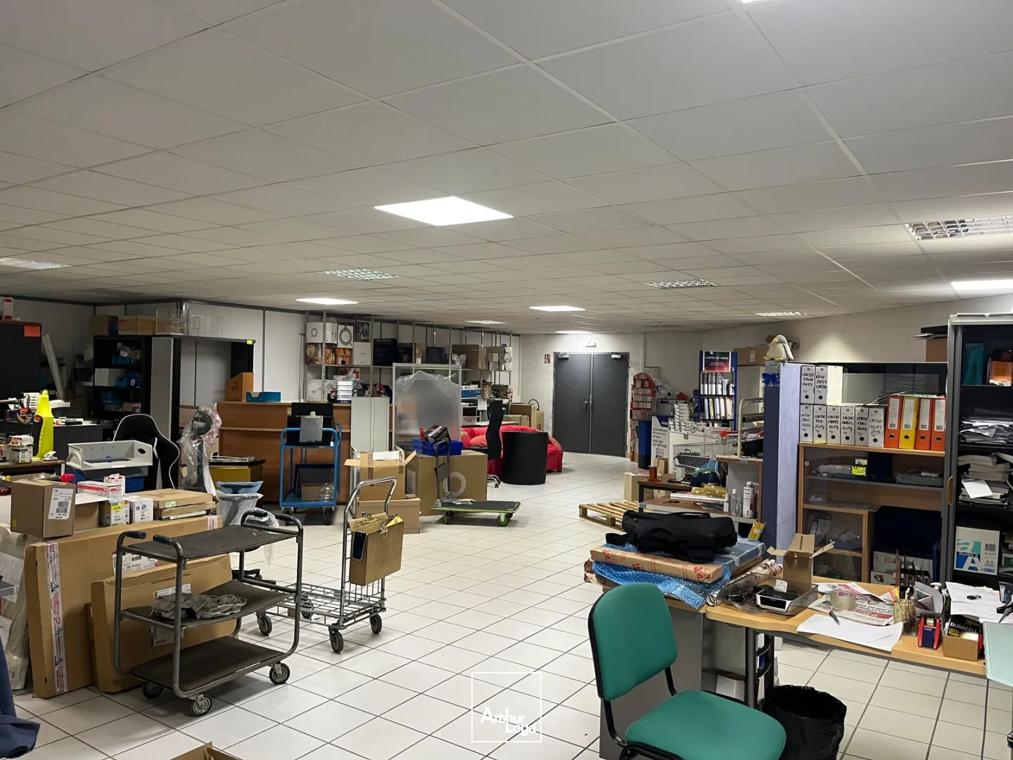 Emplacement commercial 2&nbsp;400 m2 façade RN20 FLEURY LESN AUBRAIS