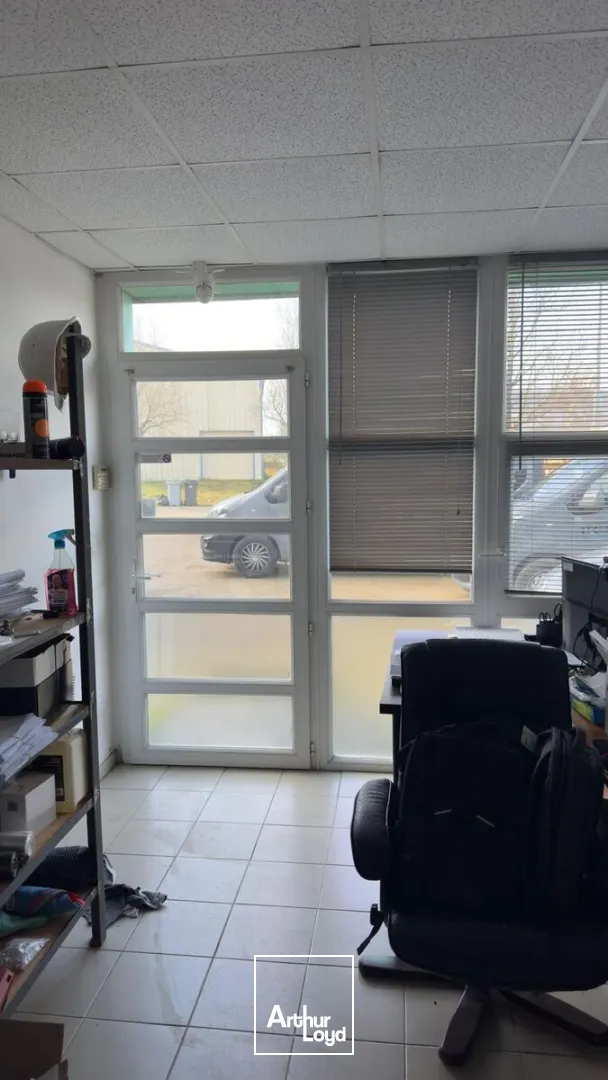 Local d’activités en location à Saint-Brevin-les-Pins avec stockage extérieur