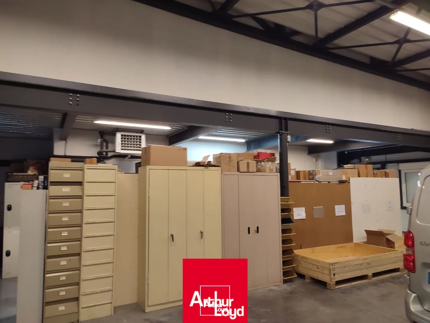 À LOUER : Local d'activité de 500 m² à TREVOUX